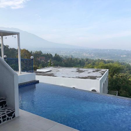 Villa Blue Door, Puncak Pondok Cipaseban Esterno foto