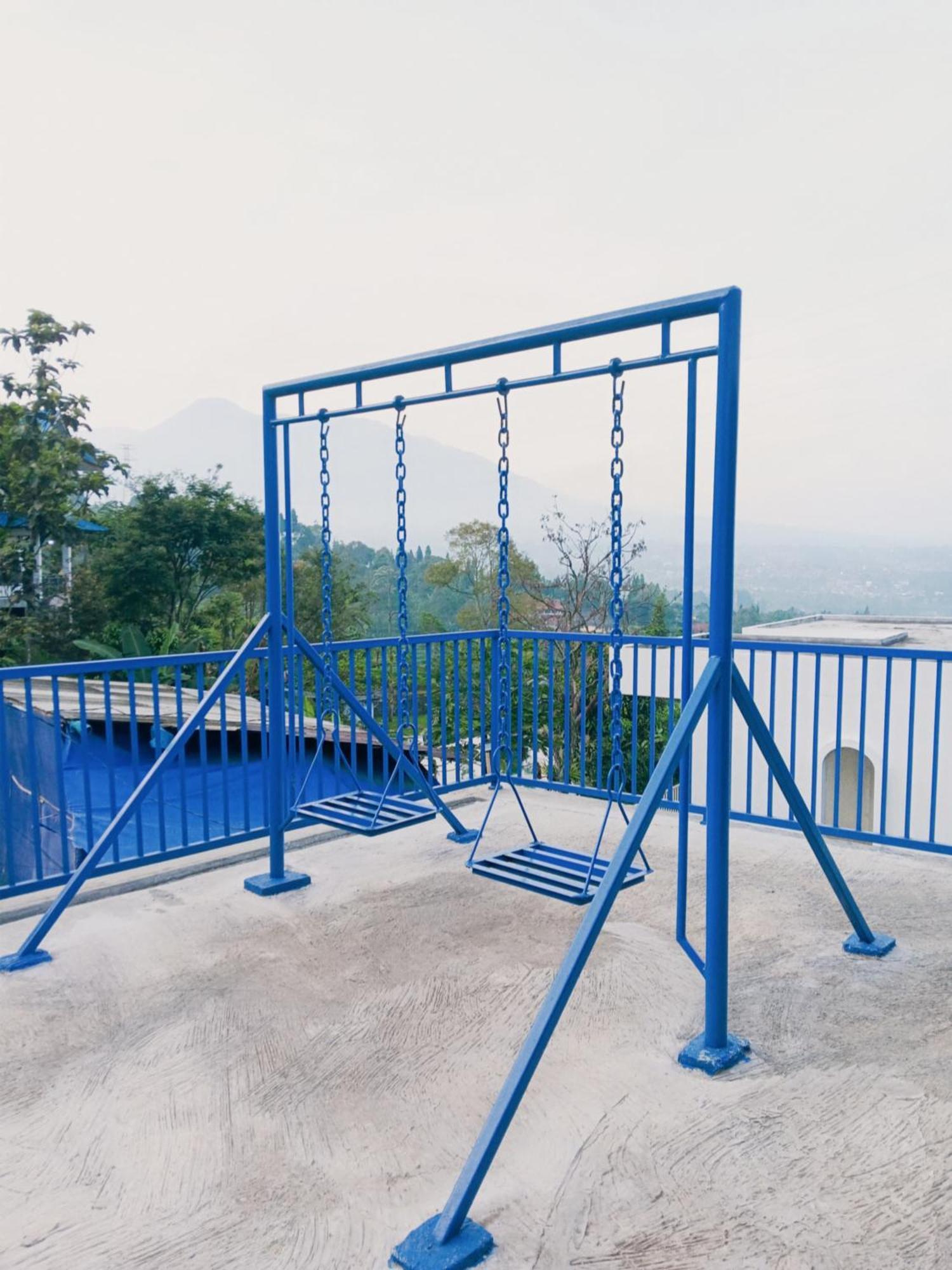 Villa Blue Door, Puncak Pondok Cipaseban Esterno foto